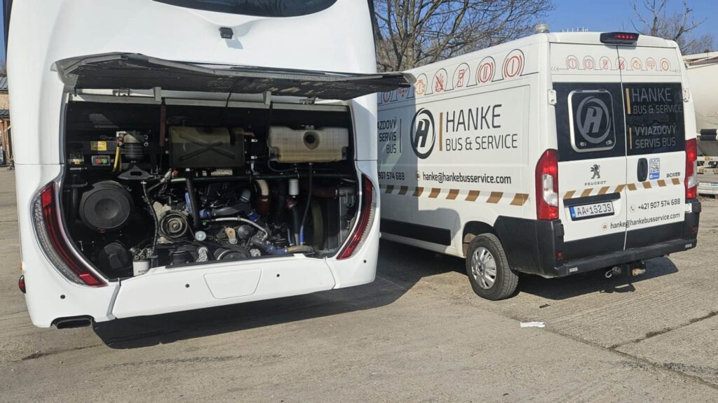 Výjazdový servis autobusov Hanke – oprava motora autobusu na mieste