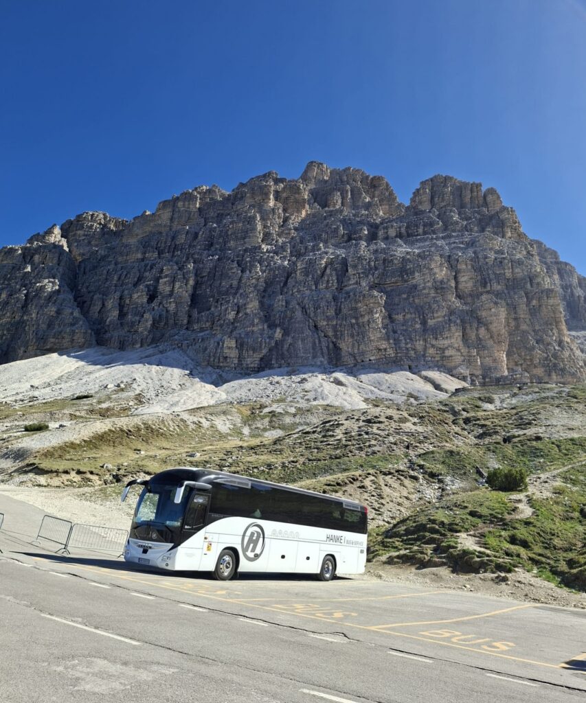 Autobus Hanke Bus & Service na zájazde v talianskych Alpách